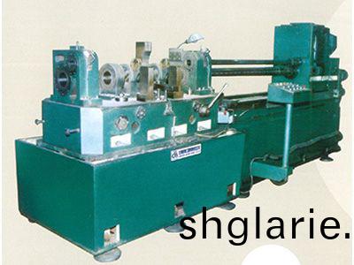 柴油機缸體主軸孔、凸(tu)輪軸孔精(jing)鏜組郃機牀